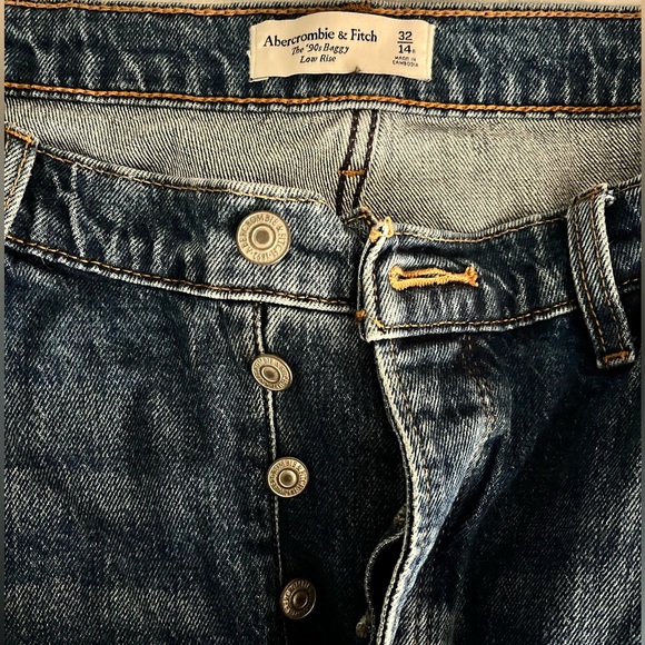 Abercrombie & Fitch Size 14 Jeans - Picture 3 of 3